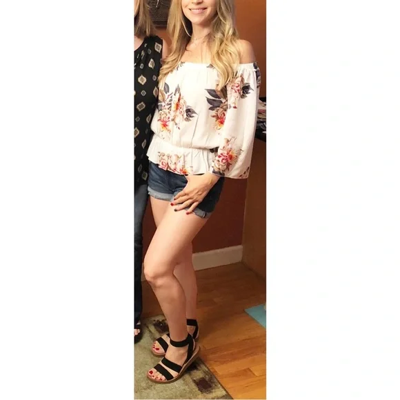 Off Shoulder Crop Top - Picture 7 of 7